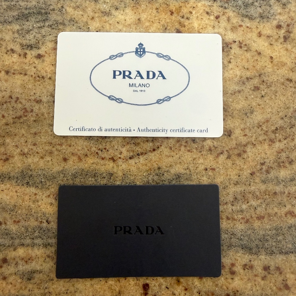 Prada gift box (Authentic) - Picture 9 of 11